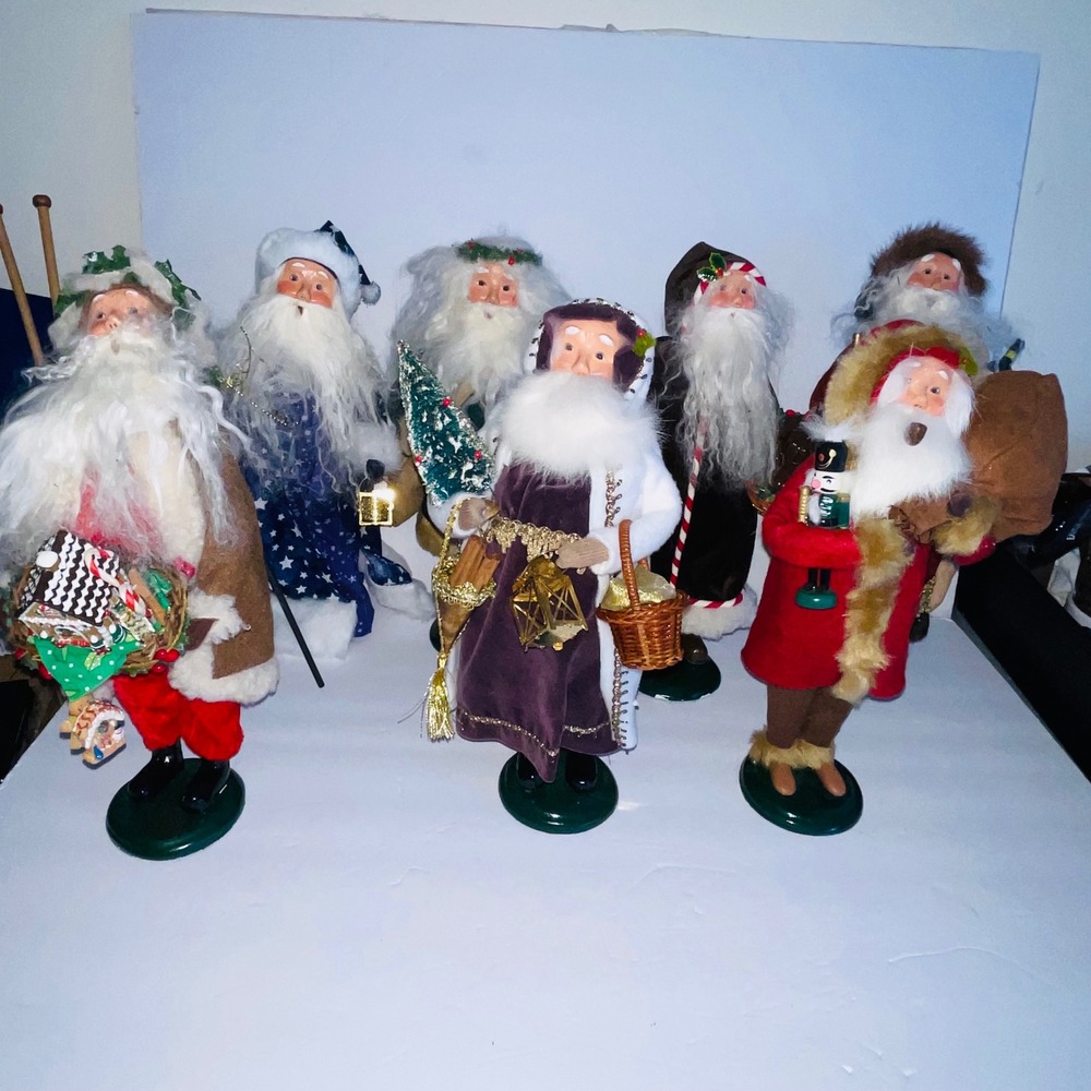 7 Byers Choice Santa's Christmas Figures The Carolers Gingerbread Nutcracker